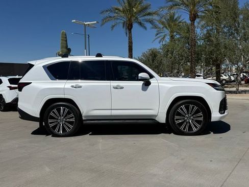 New 2026 Lexus LX 700h Luxury image 3