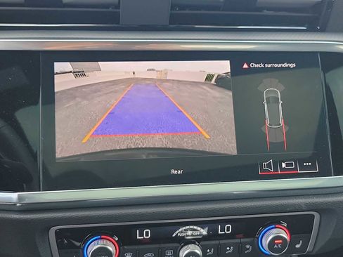 New 2025 Audi Q3 2.0T Premium image 24