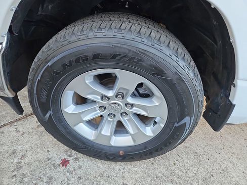 Used 2024 RAM 1500 Laramie image 35