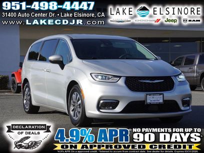 Certified 2023 Chrysler Pacifica Touring-L