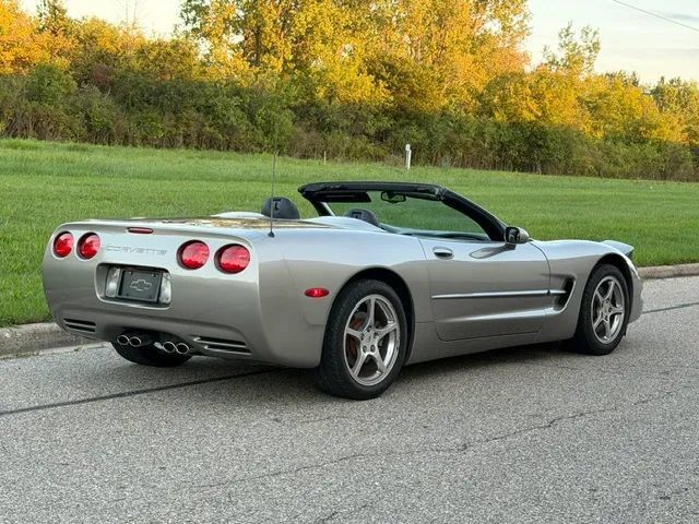 Used 2002 Chevrolet Corvette Convertible w/ Preferred Equipment Group2 RWD image 16