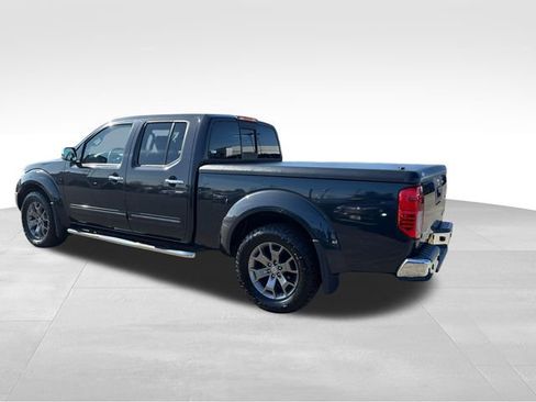 Used 2014 Nissan Frontier SL w/ SL Moonroof Package image 5