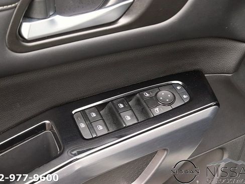 Used 2022 Nissan Pathfinder SL image 9