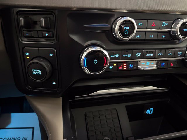 Used 2026 Ford F350 Platinum w/ Platinum Plus Package AWD/4WD image 16