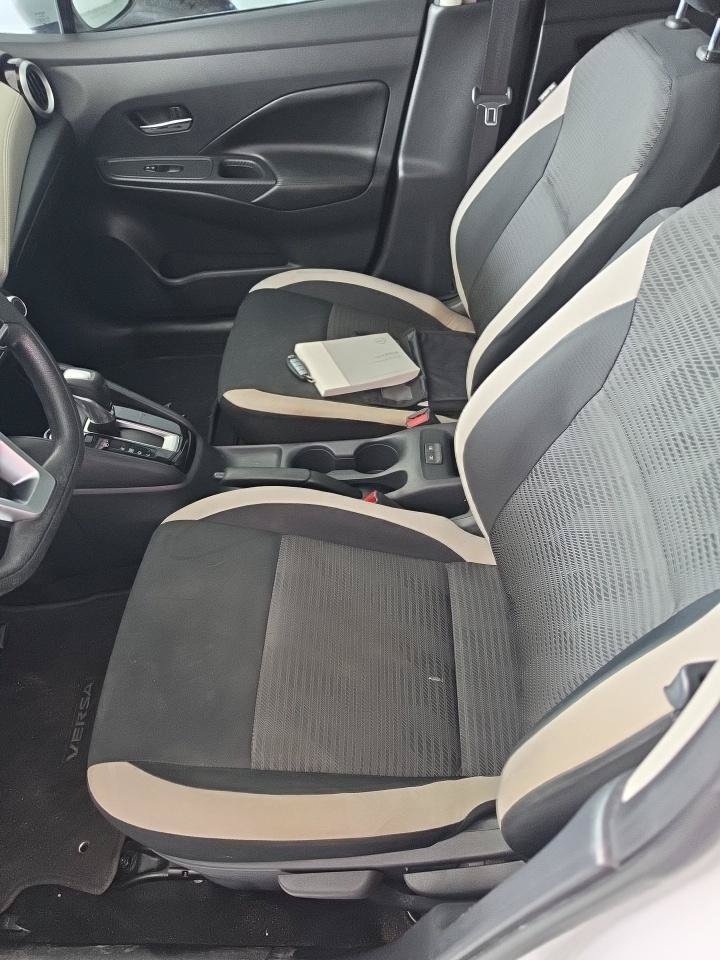 Used 2020 Nissan Versa SV FWD image 5