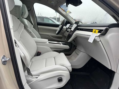 New 2025 Volvo EX90 Ultra w/ Protection Package Premier image 10