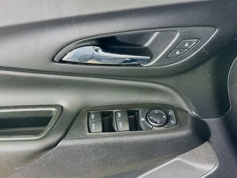 Used 2021 Chevrolet Equinox LT AWD/4WD image 18
