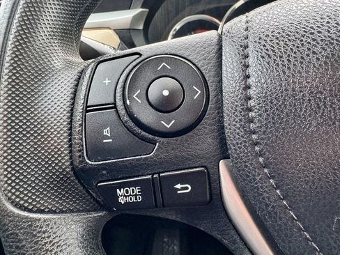 Used 2016 Toyota Corolla LE image 23