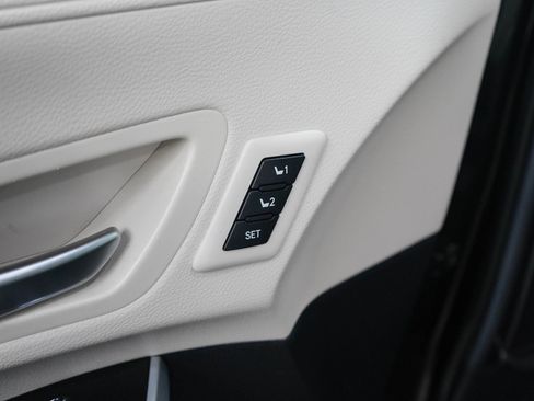Used 2025 Toyota Sienna AWD image 26