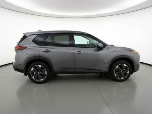 Used 2025 Nissan Rogue SV FWD image 11
