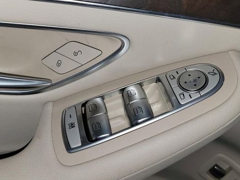 Used 2019 Mercedes-Benz GLC 350e 4MATIC image 33