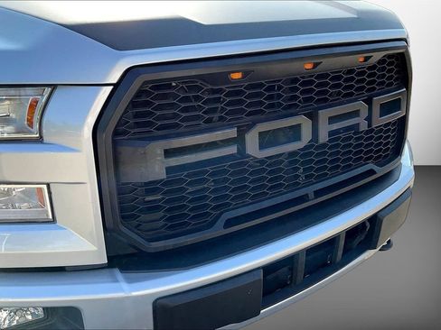 Used 2017 Ford F150 Lariat w/ Equipment Group 502A Luxury AWD/4WD image 33