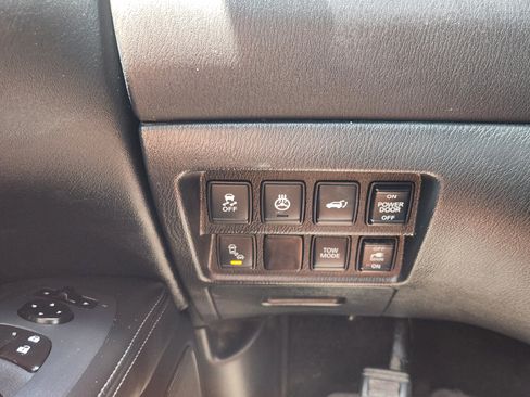Used 2016 Nissan Pathfinder Platinum w/ Cargo Package FWD image 23