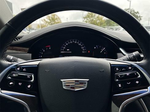 Used 2016 Cadillac XTS Luxury image 32