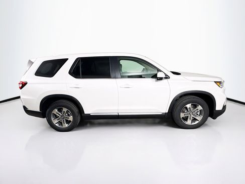 New 2025 Honda Pilot EX-L image 2