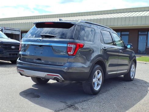 Used 2017 Ford Explorer XLT w/ Equipment Group 202A AWD/4WD image 5