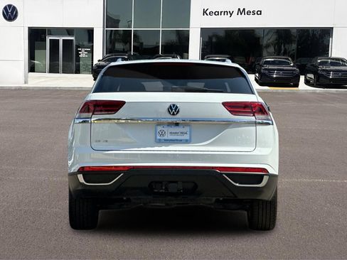 Used 2023 Volkswagen Atlas Cross Sport SE w/ Panoramic Sunroof Package FWD image 5