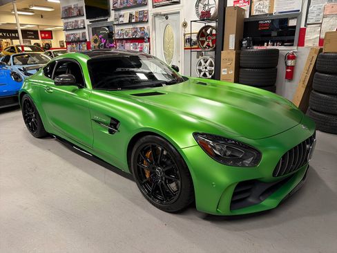 Used 2018 Mercedes-Benz AMG GT R image 3