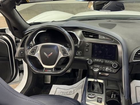 Used 2015 Chevrolet Corvette Z06 w/ 3LZ Preferred Equipment Group image 25