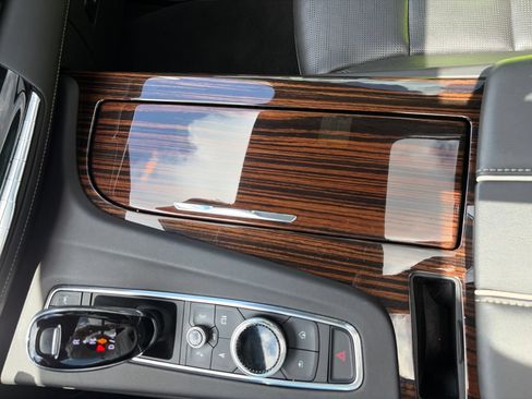 Used 2023 Cadillac Escalade ESV Premium Luxury RWD image 17