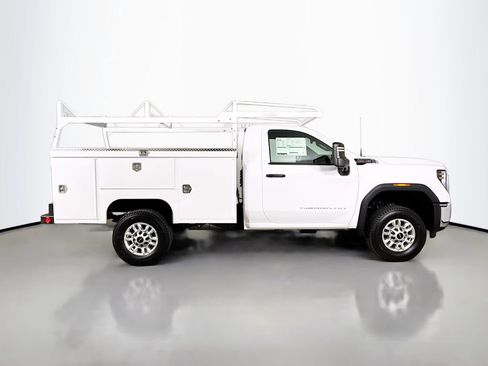 New 2026 GMC Sierra 2500 Pro w/ Convenience Package image 9