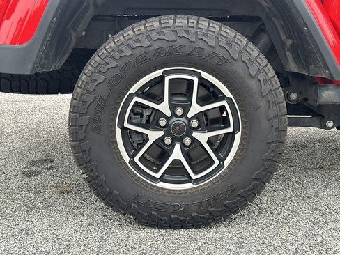 Used 2024 Jeep Gladiator Rubicon AWD/4WD image 18