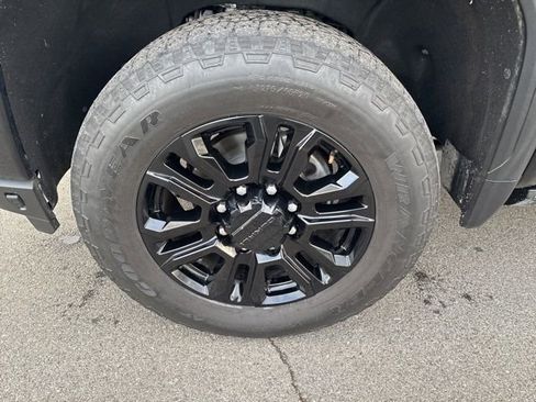 Used 2023 GMC Sierra 3500 Denali w/ Denali Black Diamond Edition image 12