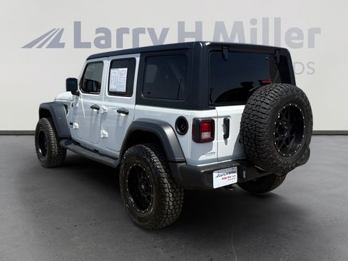 Used 2024 Jeep Wrangler Unlimited Sport AWD/4WD image 3