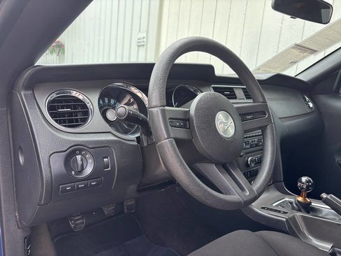 Used 2012 Ford Mustang GT RWD image 17