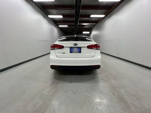 Used 2017 Kia Forte LX image 7