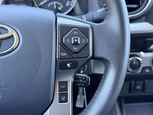Certified 2019 Toyota Tacoma SR5 AWD/4WD image 7