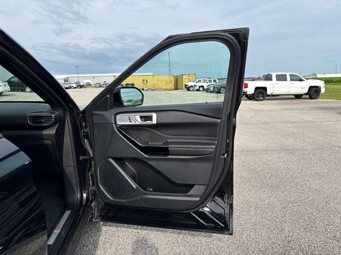Used 2023 Ford Explorer ST-Line w/ Class IV Trailer Tow Package AWD/4WD image 19