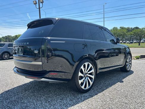 Used 2023 Land Rover Range Rover SE AWD/4WD image 4