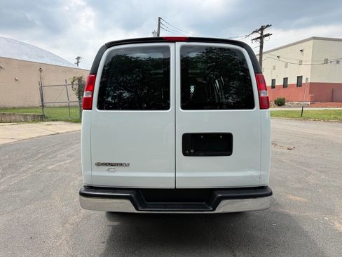 Used 2022 Chevrolet Express 2500 w/ Driver Convenience Package RWD image 4