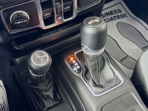 Used 2024 Jeep Wrangler Sport S AWD/4WD image 16