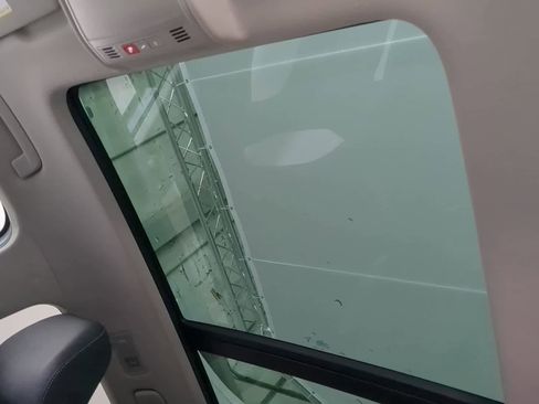 New 2025 Volkswagen Taos SEL image 18