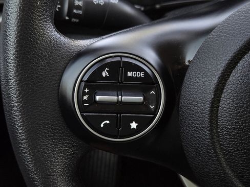 Used 2023 Kia Soul LX image 27