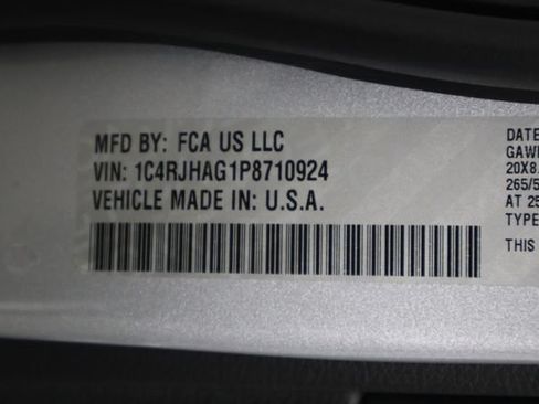 Used 2023 Jeep Grand Cherokee Altitude AWD/4WD image 35