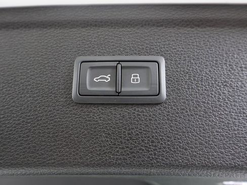 Used 2024 Audi SQ5 Premium Plus w/ Premium Plus Package image 17