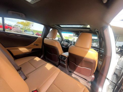 Used 2019 Lexus ES 350 w/ Premium Package image 15