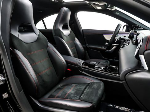 Used 2023 Mercedes-Benz CLA 250 image 8