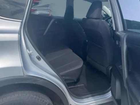Used 2018 Toyota RAV4 XLE AWD/4WD image 13
