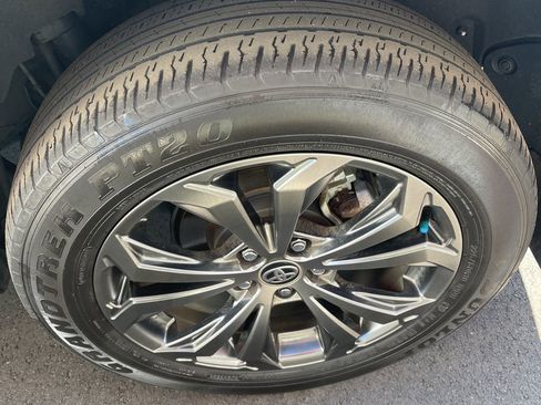 Used 2022 Toyota RAV4 XLE Premium image 15