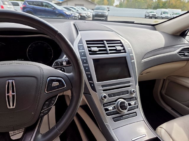 Used 2017 Lincoln MKZ Select w/ Select Plus Package AWD/4WD image 18