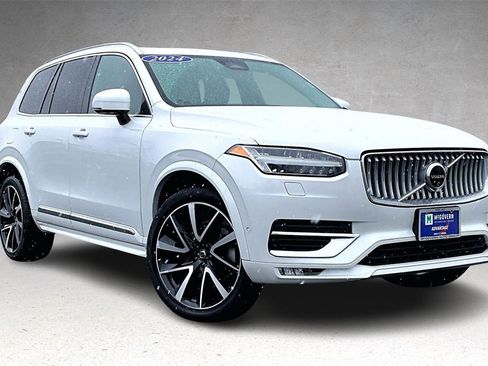 Used 2024 Volvo XC90 B6 Plus image 3