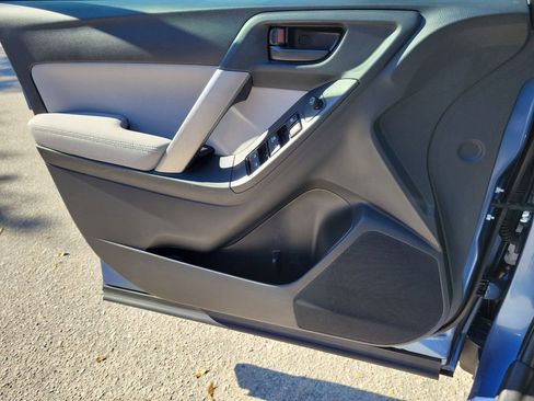 Used 2015 Subaru Forester 2.5i Premium w/ All-Weather Package image 20