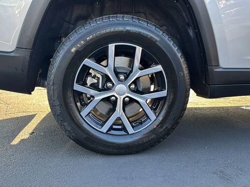 New 2025 Jeep Grand Cherokee L Limited image 6