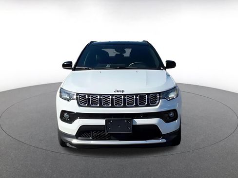 Used 2025 Jeep Compass Limited image 4