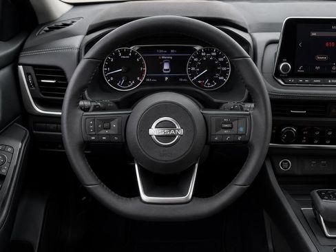 Used 2024 Nissan Rogue S AWD/4WD image 14