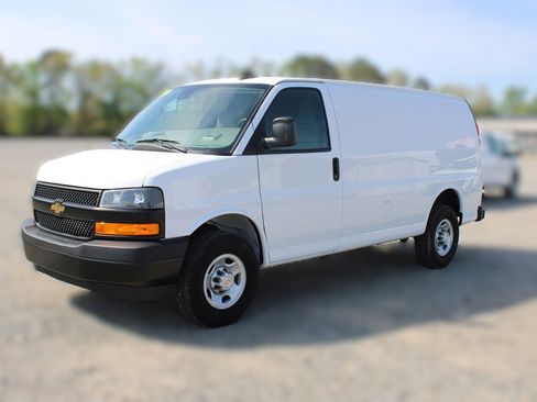 Used 2024 Chevrolet Express 2500 w/ Driver Convenience Package image 3